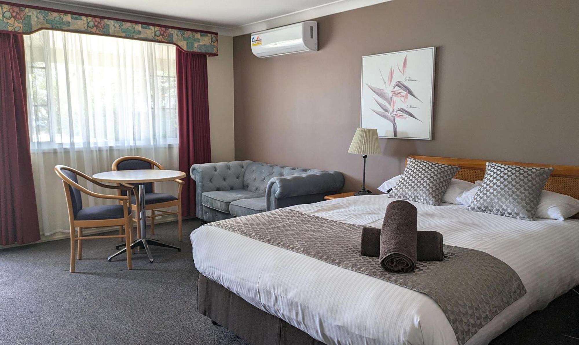 Highlands Motor Inn オベロン エクステリア 写真