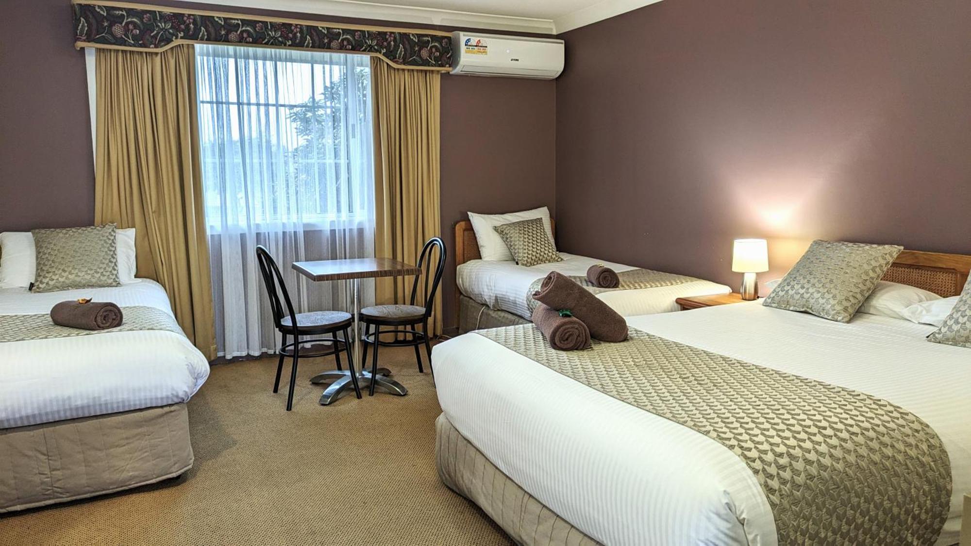 Highlands Motor Inn オベロン エクステリア 写真