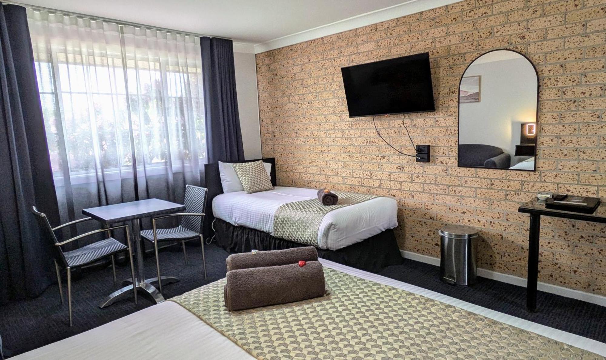 Highlands Motor Inn オベロン エクステリア 写真